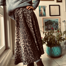 Charger l&#39;image dans la galerie, Jupe Luna
